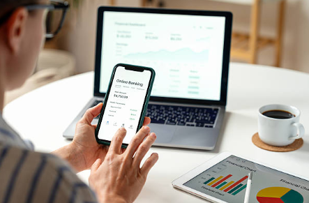 online bank vs traditional bank