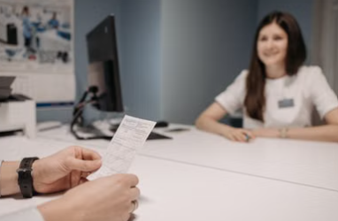 What Symptoms and Medications Should You Record Before a Healthcare Visit?
